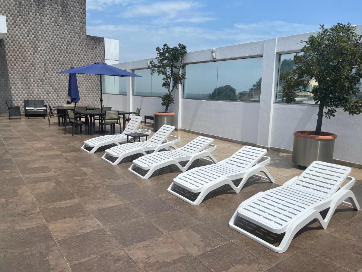 Suite Frente Al Rio En Puerto Santa Ana Riverfront Γκουαγιακίλ Εξωτερικό φωτογραφία