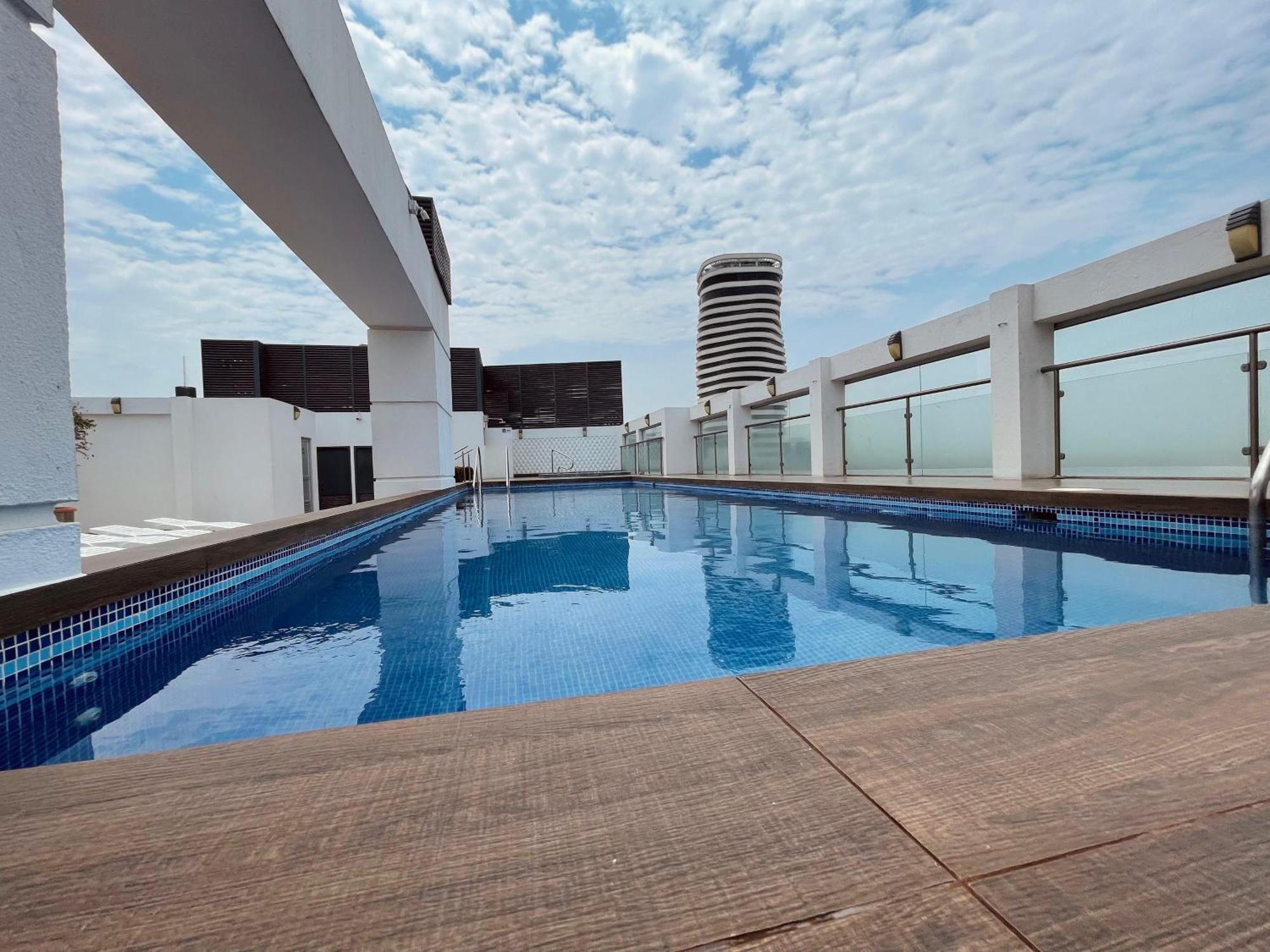 Suite Frente Al Rio En Puerto Santa Ana Riverfront Γκουαγιακίλ Εξωτερικό φωτογραφία