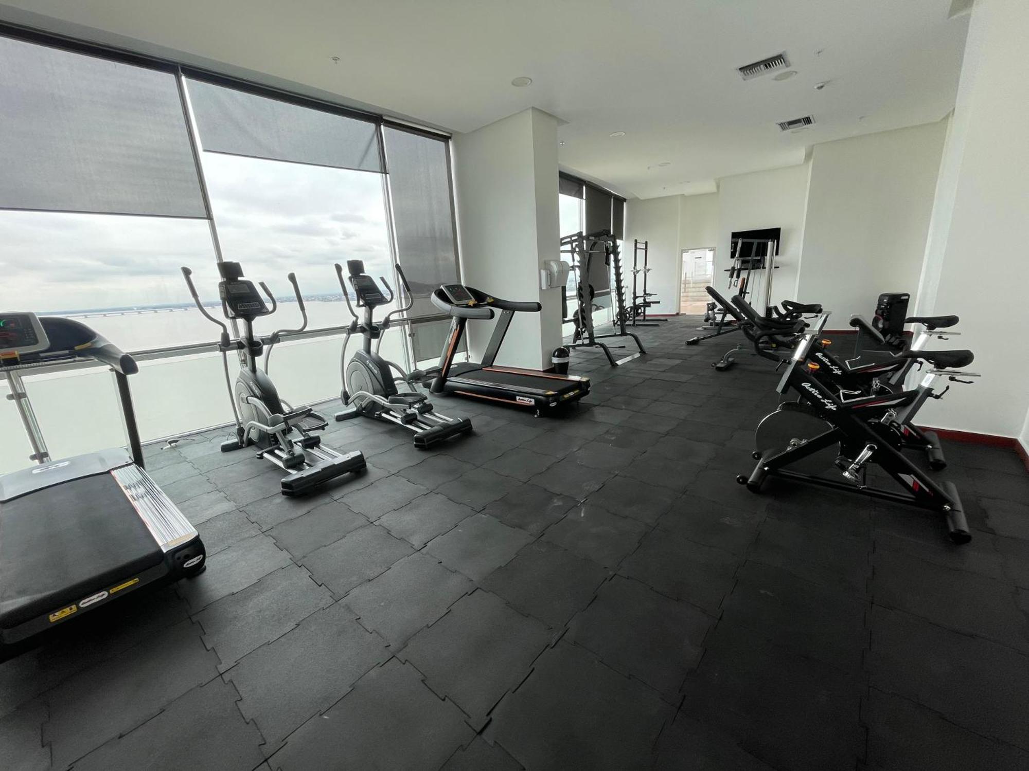 Suite Frente Al Rio En Puerto Santa Ana Riverfront Γκουαγιακίλ Εξωτερικό φωτογραφία