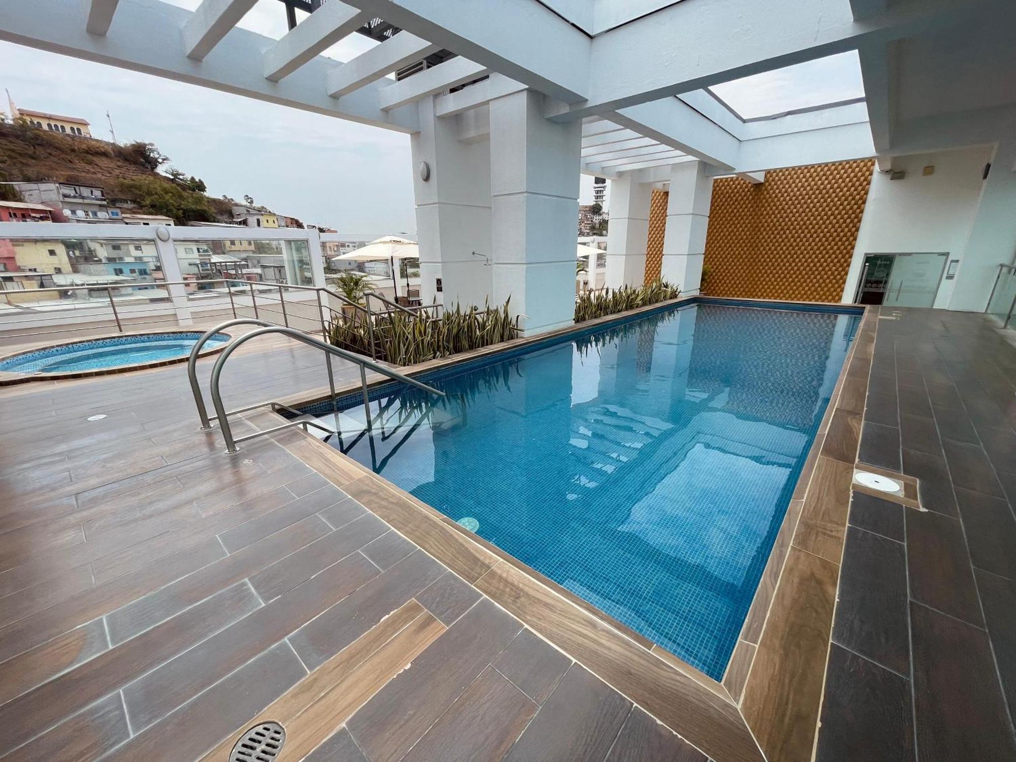 Suite Frente Al Rio En Puerto Santa Ana Riverfront Γκουαγιακίλ Εξωτερικό φωτογραφία