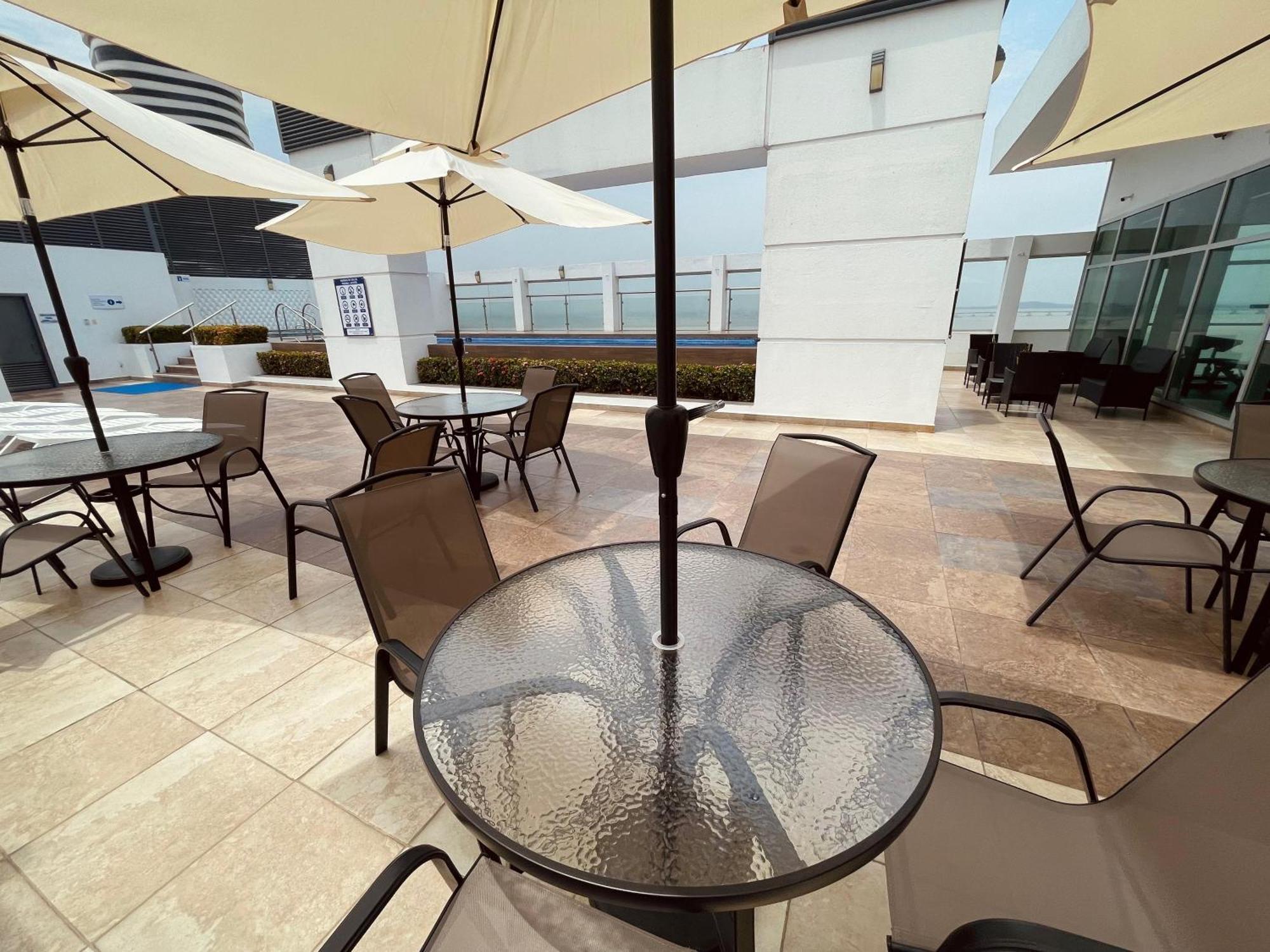 Suite Frente Al Rio En Puerto Santa Ana Riverfront Γκουαγιακίλ Εξωτερικό φωτογραφία
