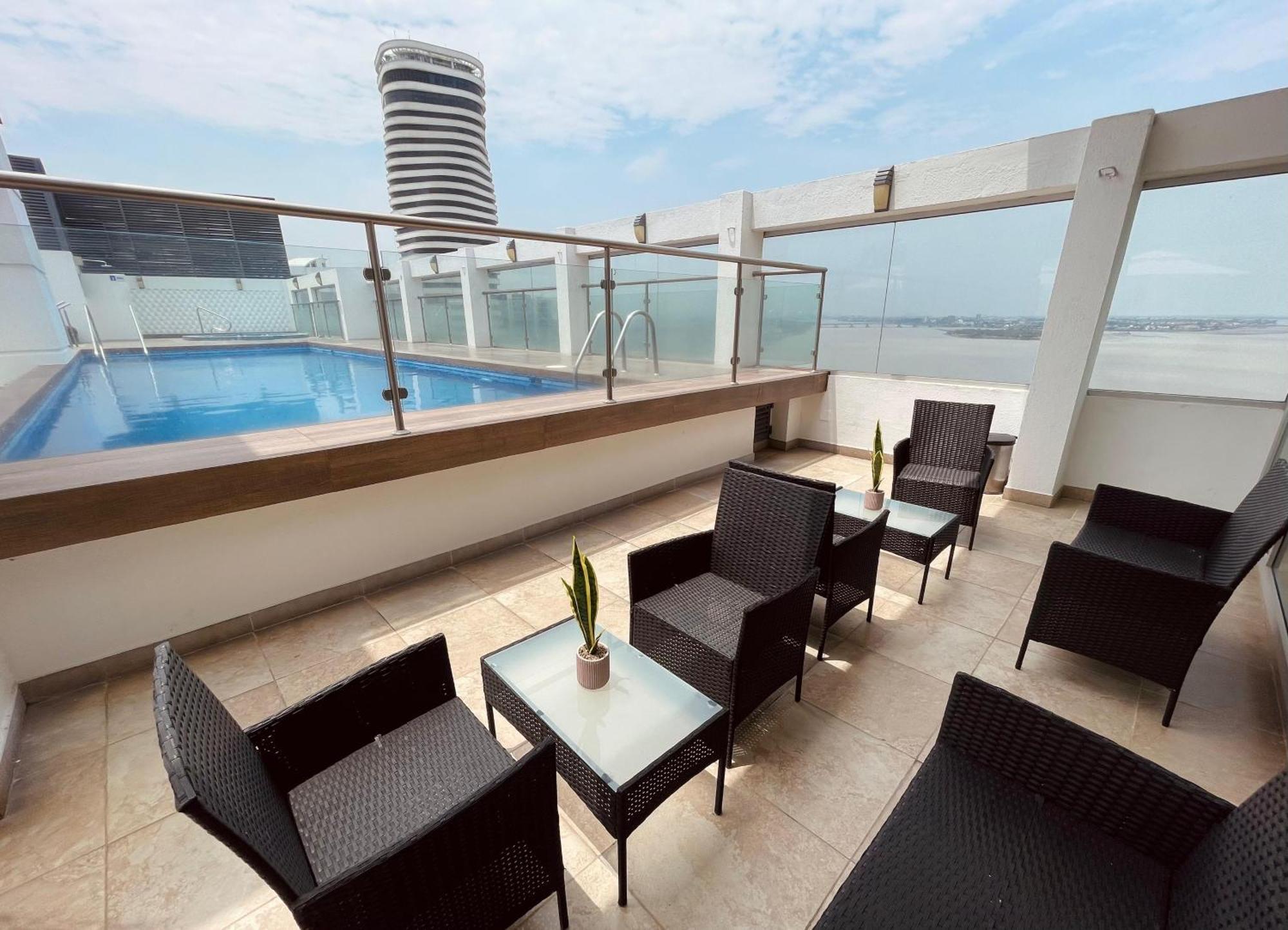 Suite Frente Al Rio En Puerto Santa Ana Riverfront Γκουαγιακίλ Εξωτερικό φωτογραφία
