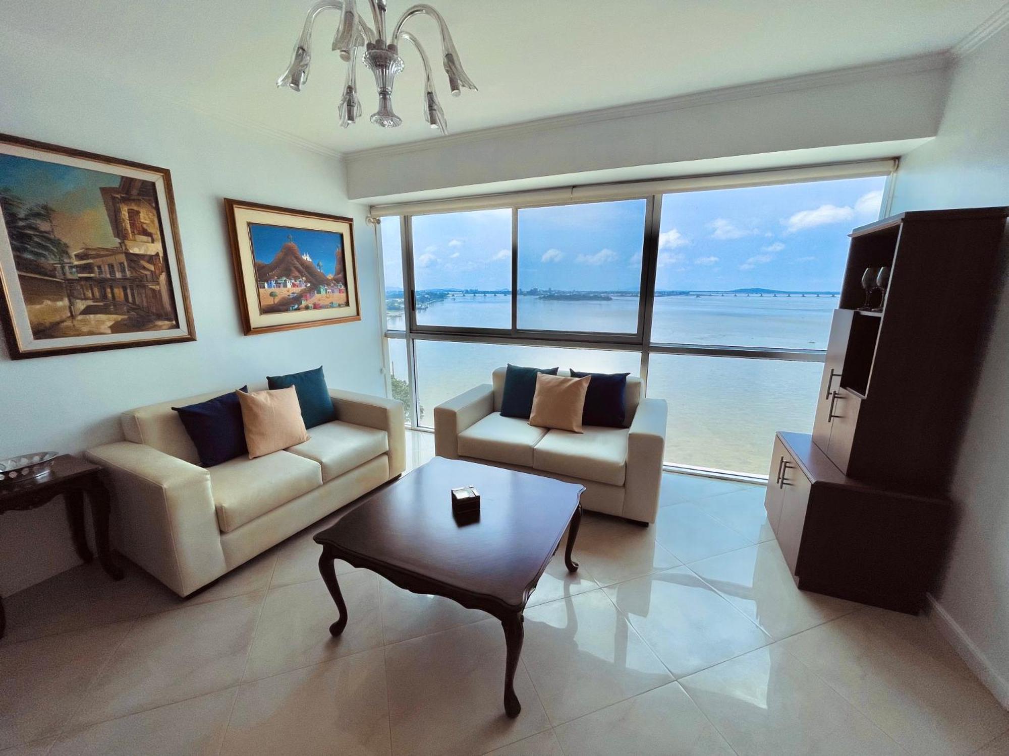Suite Frente Al Rio En Puerto Santa Ana Riverfront Γκουαγιακίλ Εξωτερικό φωτογραφία